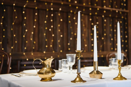 tablescape-gold-candleholders