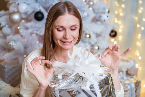 woman-holding-gift